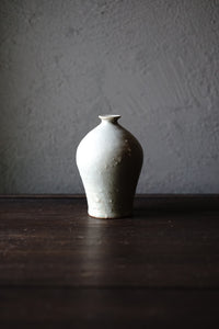 白瓷花入 / 松葉勇輝