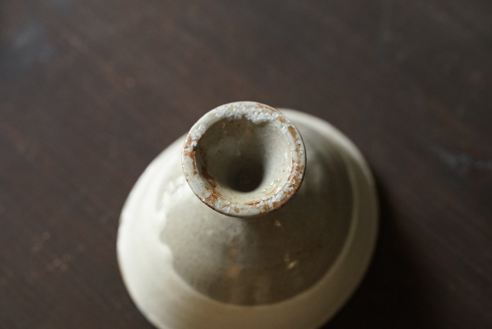 無地刷毛目高杯 / 崔龍熙