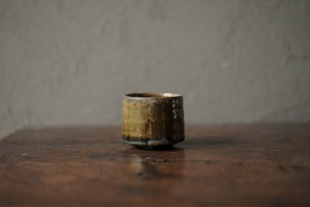 Ash glaze cup / Choi Ryu -hee