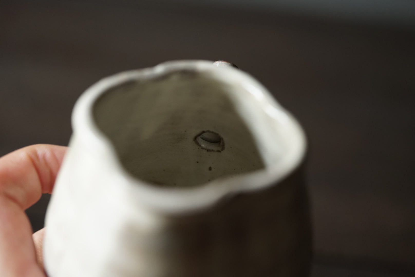 粉引輪花注器 / 崔龍熙