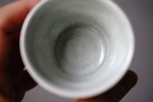 青瓷猪口 / 松葉勇輝