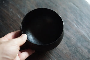 Dogged bowl "Zhu" / Haruka Kawachi