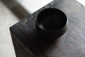 Dogged bowl "Zhu" / Haruka Kawachi