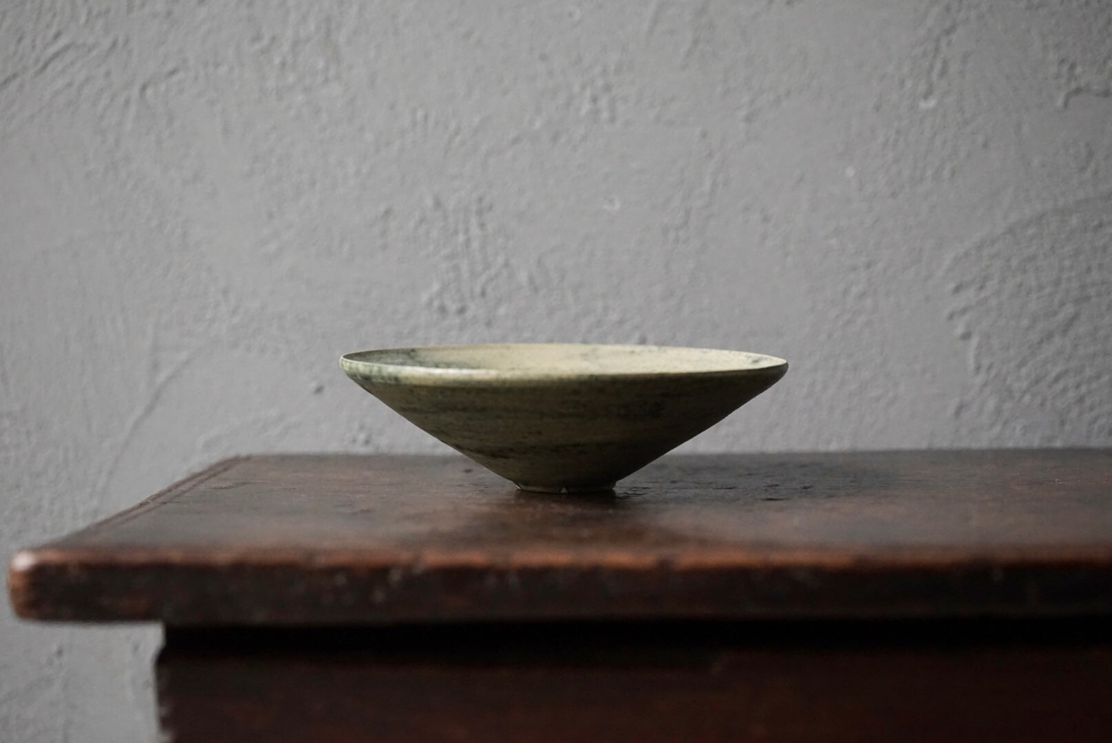 緑釉鉢 / 谷穹