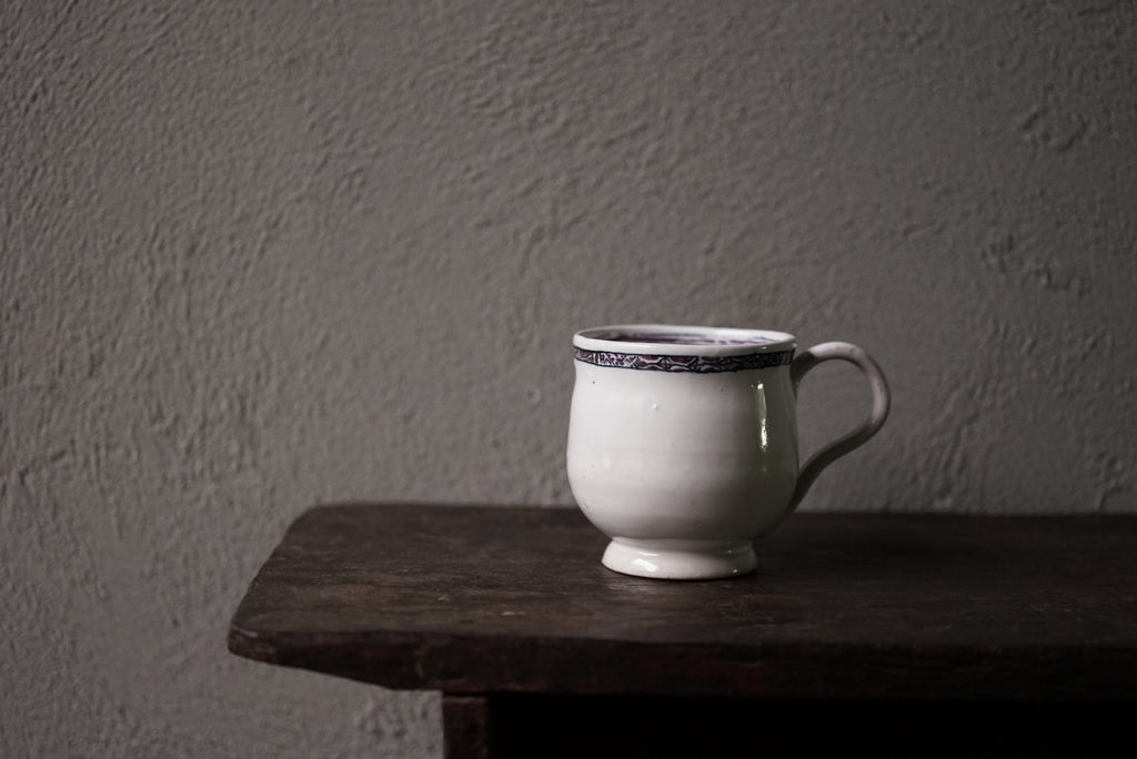 Color picture purple flower mug / Yuichi Nakata