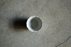 White porcelain flower direction / Hiromu Nagato