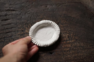 Flower plate (white glaze) / Yuichi Nakata