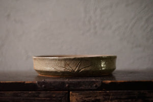 Engraved Karatsu Bowl / Hamasaki Pleasure