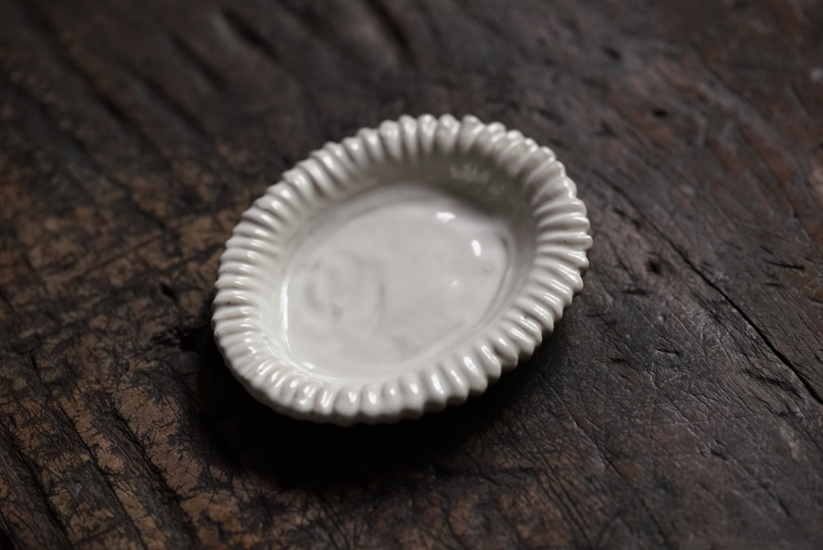 Flower plate (white glaze) / Yuichi Nakata