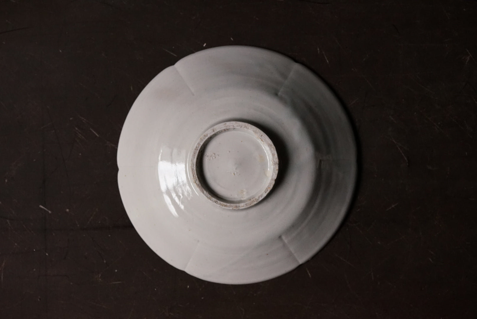 White wheel flower six -dimensional flat pot / Masahiro Takehana