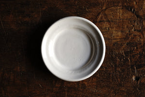 White glaze thick hand plate / Yuichi Nakata